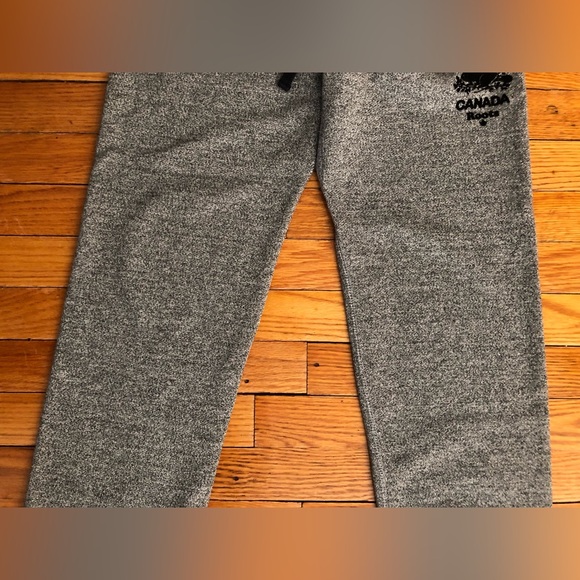 Roots Whistler Canada Sweatpants. - Picture 5 of 11
